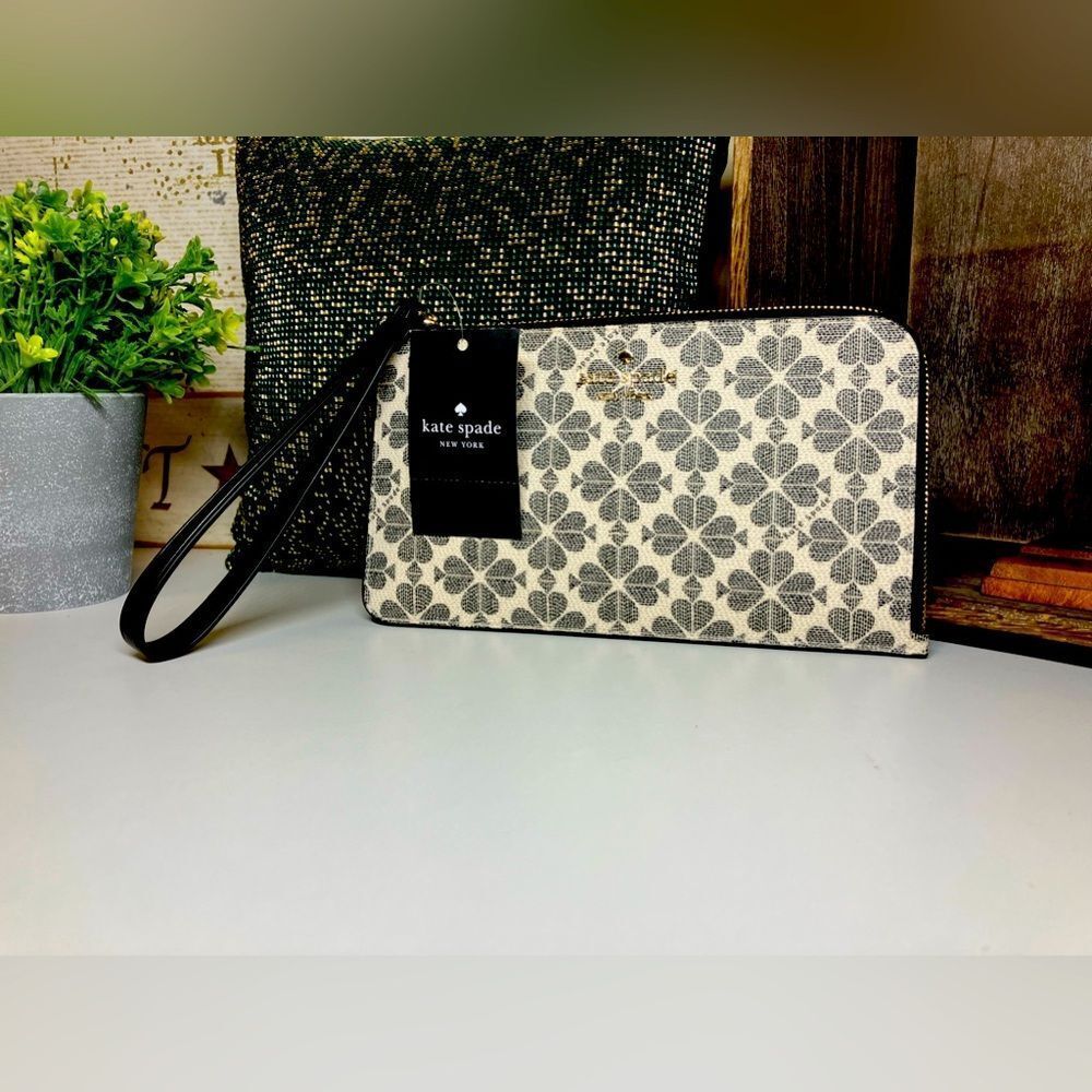 Lucy Spade Flower Medium L-zip Wristlet/Clutch